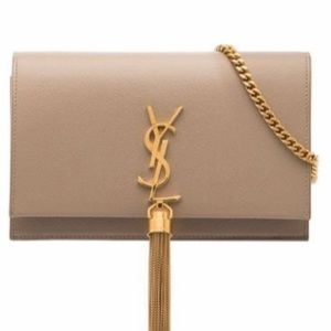 Meet your Posher, Aga